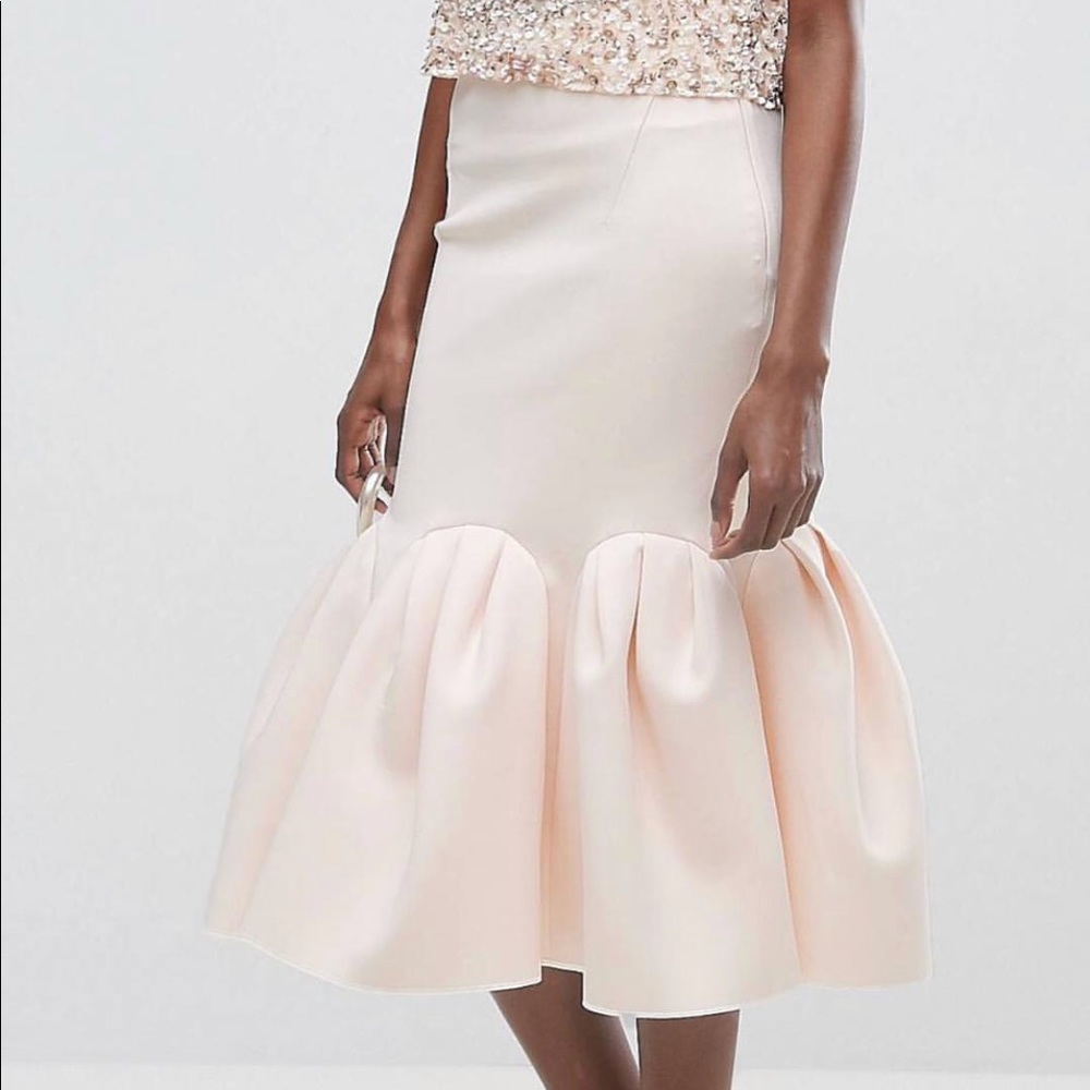 beige pephem midi skirt - Picture 2 of 5